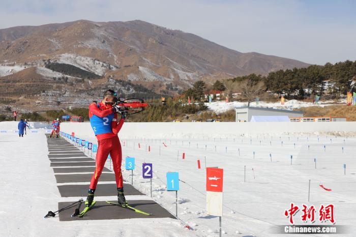 十四冬冬季两项公开组男子12.5公里追逐赛上演后