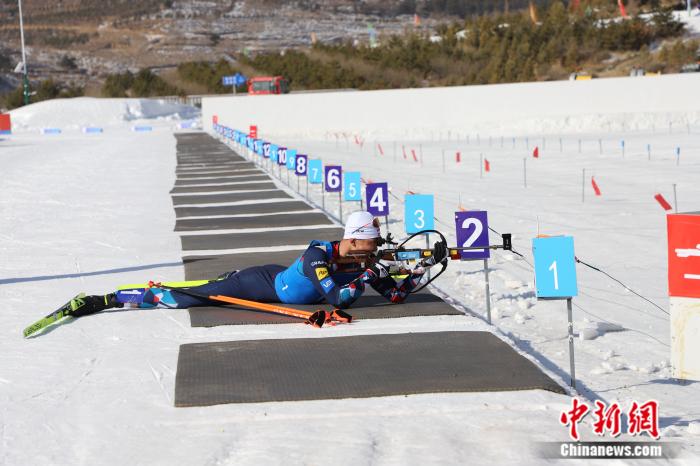 十四冬冬季两项公开组男子12.5公里追逐赛上演后