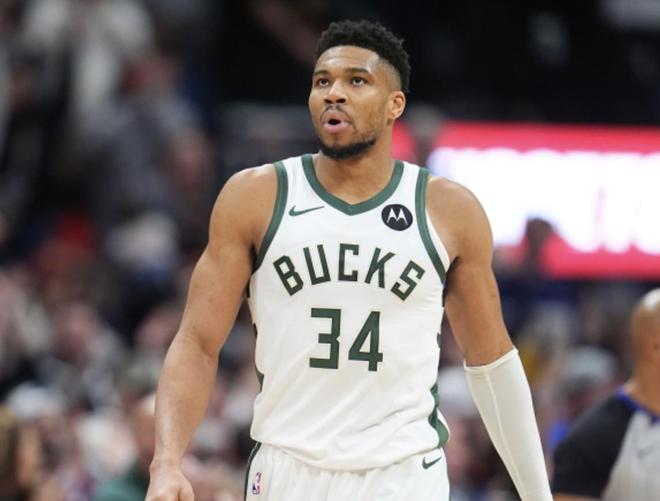 字母哥左膝伤势影响雄鹿季后赛前景