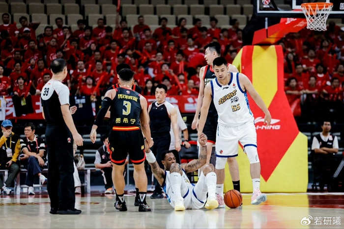 深圳109-94大胜广厦，上海队领跑CBA联赛