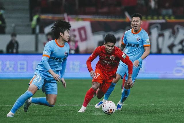 王燊超绝杀助海港逆转云南玉昆