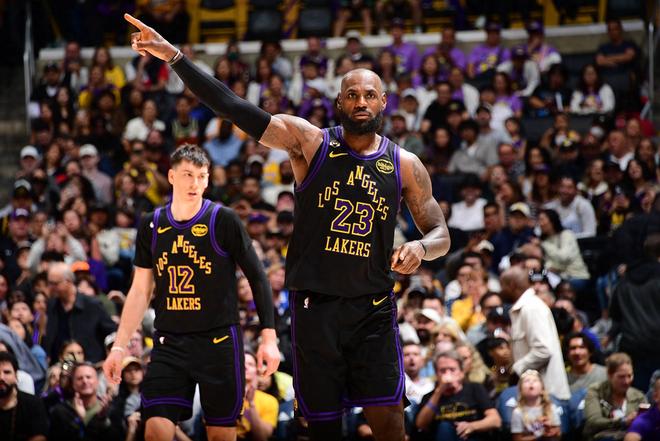 詹姆斯单核带队锁定前四 火箭跌至第五